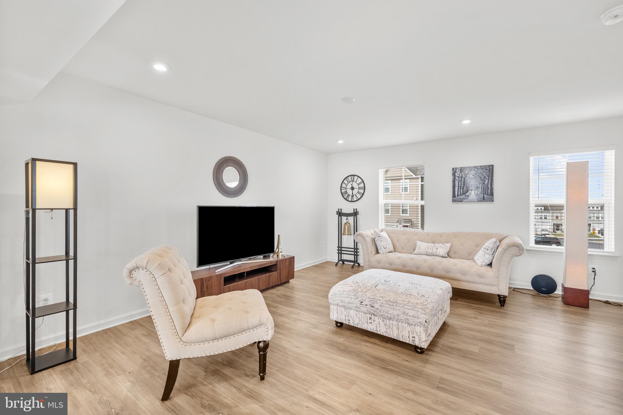 RIVERSIDE - Residential