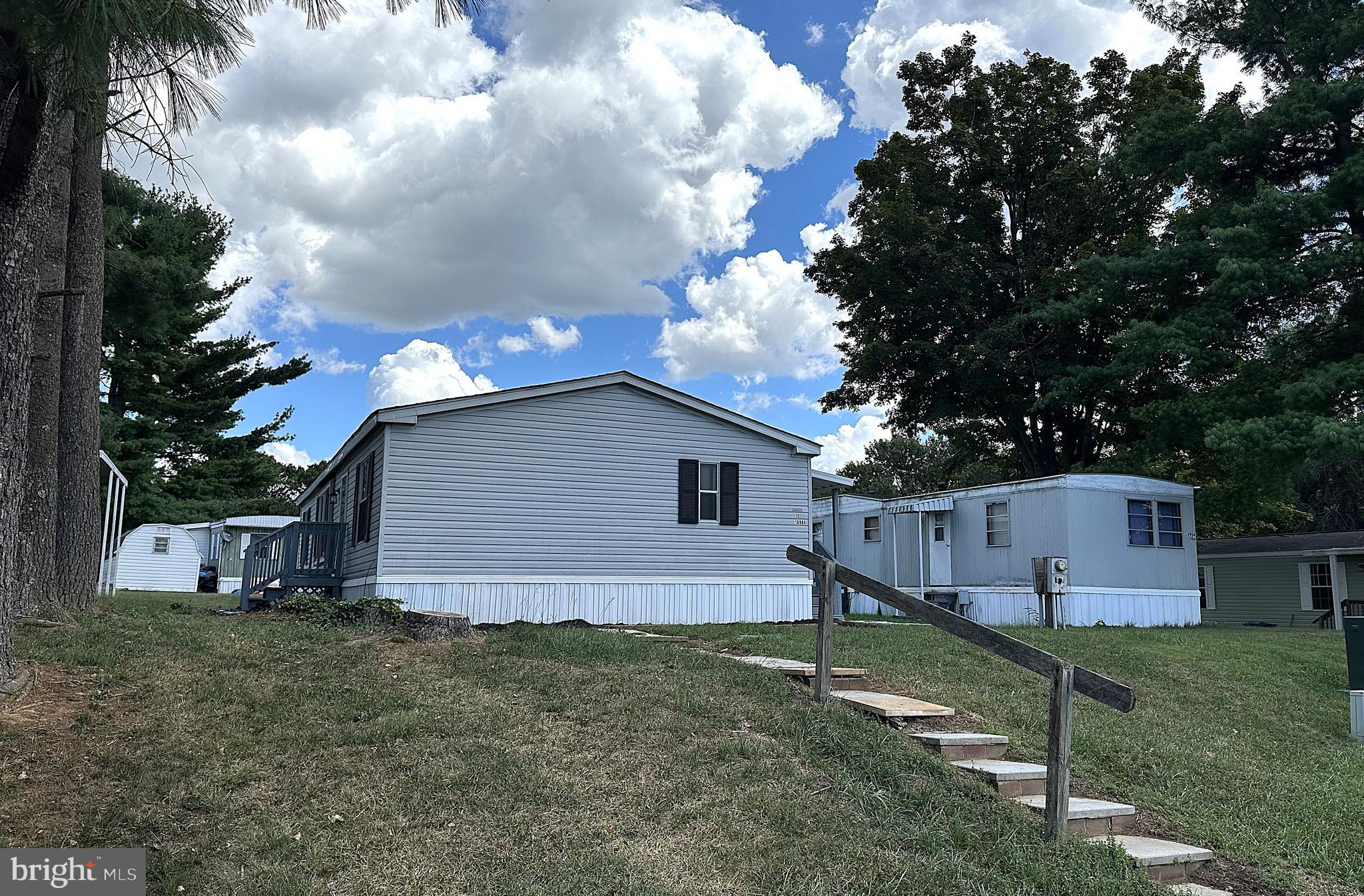 LAKESIDE PARK - Residential