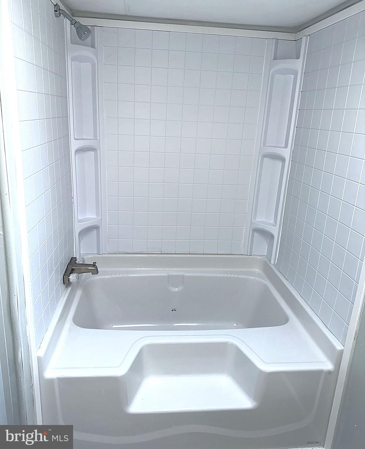 LAKESIDE PARK - Residential