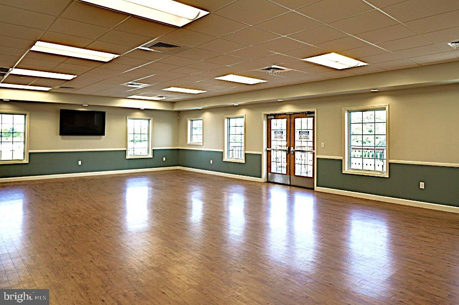 LAKESIDE PARK - Residential