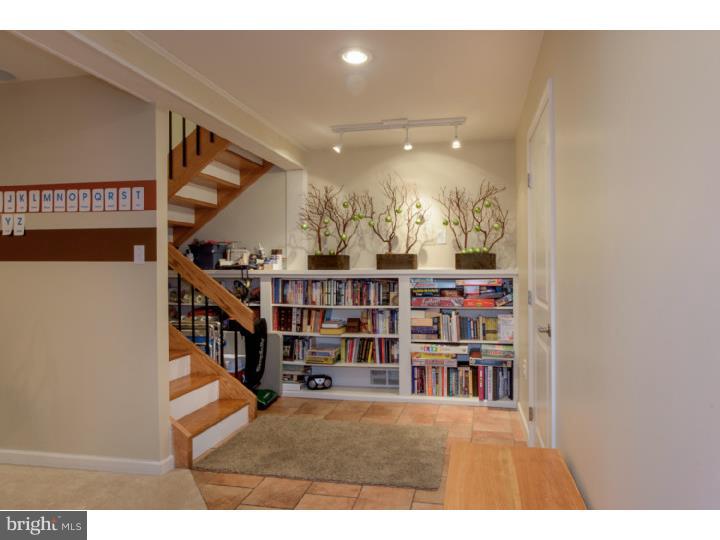 FLYING HILLS - Residential