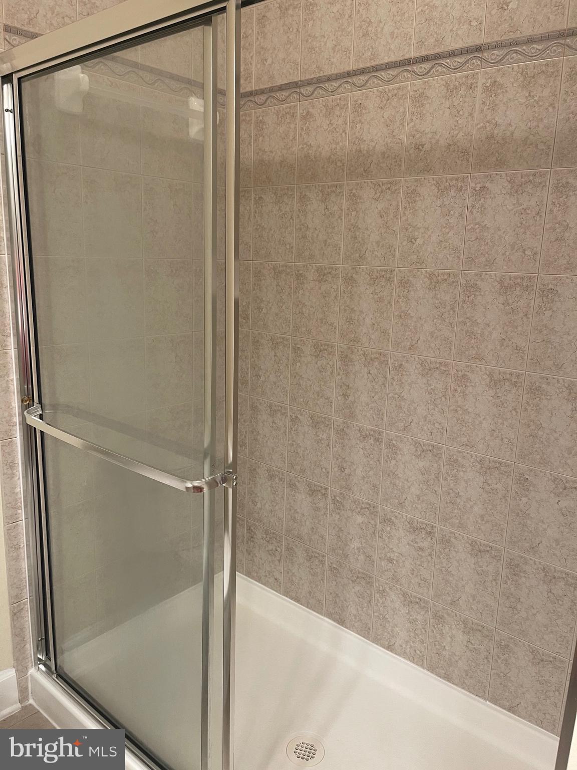 HIDDEN CREEK - Residential Lease