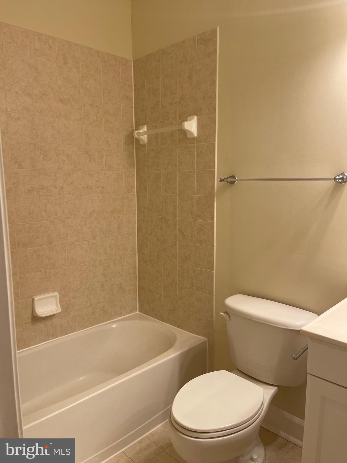 HIDDEN CREEK - Residential Lease