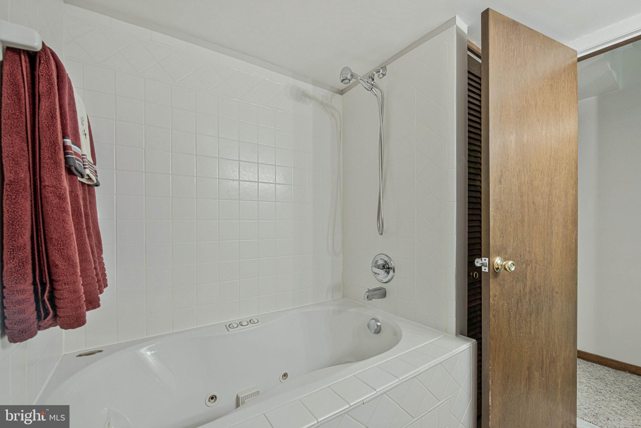 KINGSTON HEIGHTS - Residential