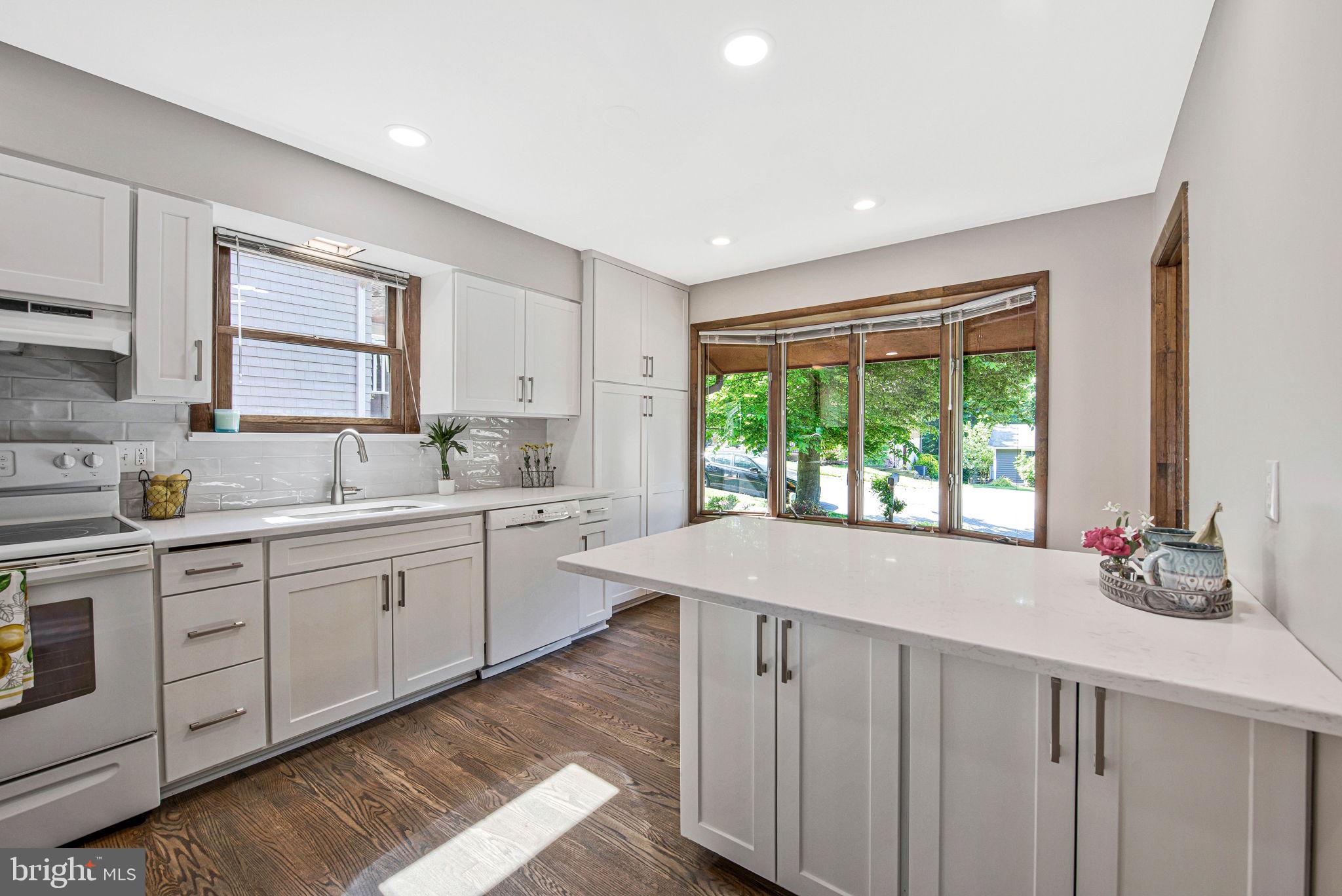 KINGSTON HEIGHTS - Residential