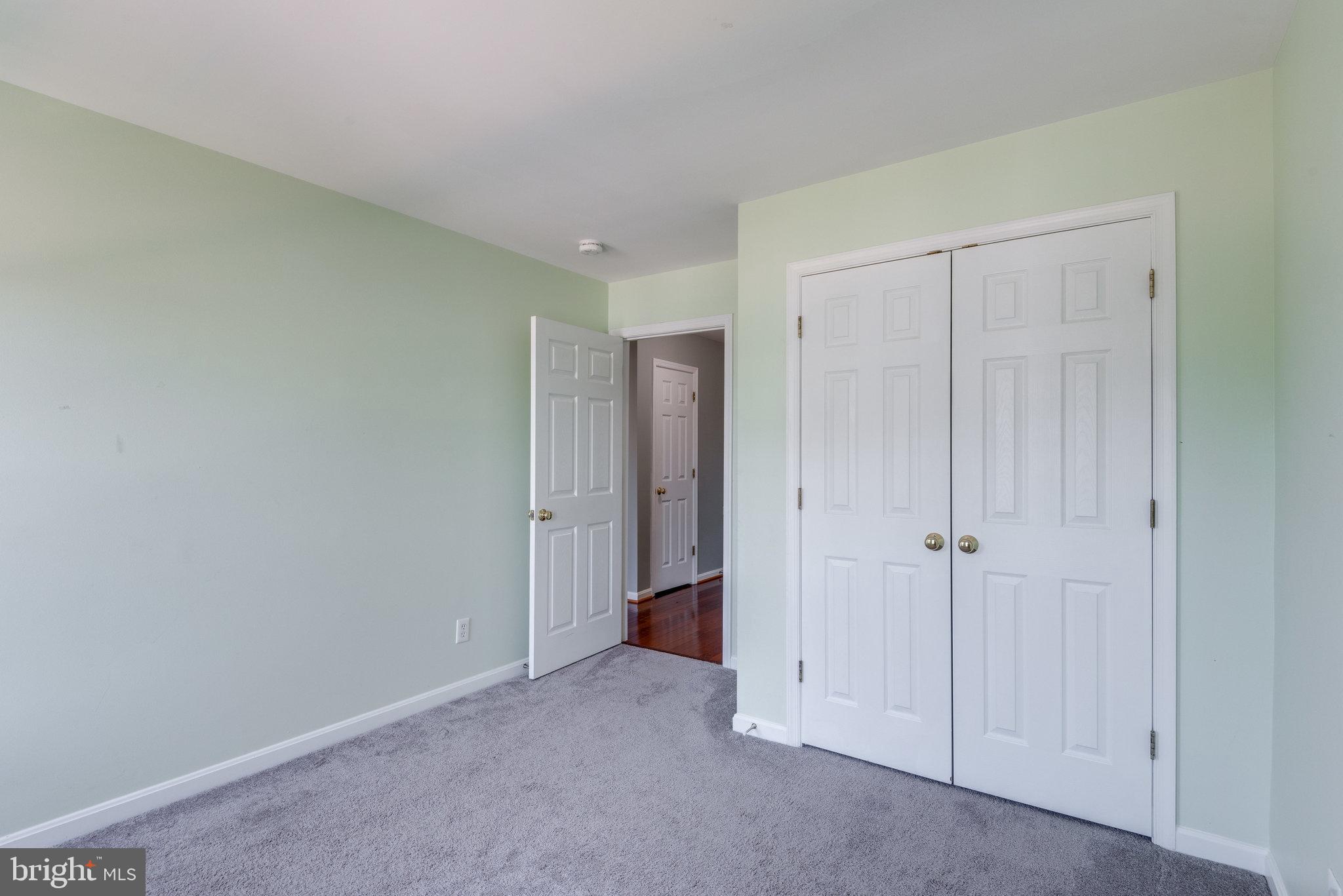 LOUDOUN PARKWAY CENTER - Residential Lease