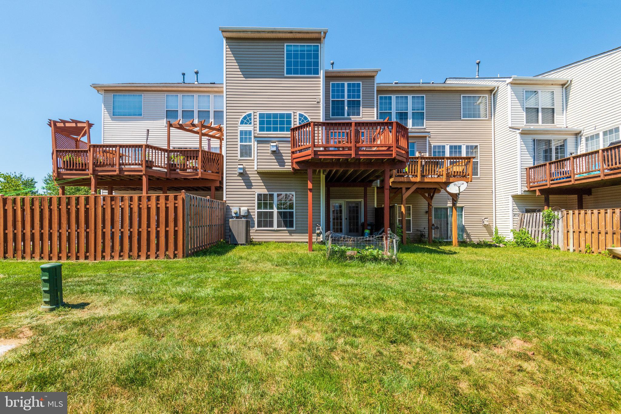 LOUDOUN PARKWAY CENTER - Residential Lease