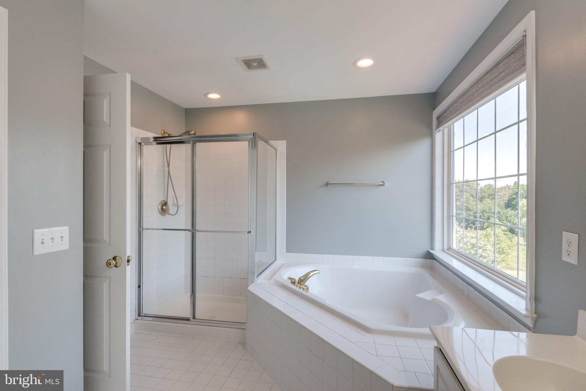 LOUDOUN PARKWAY CENTER - Residential Lease