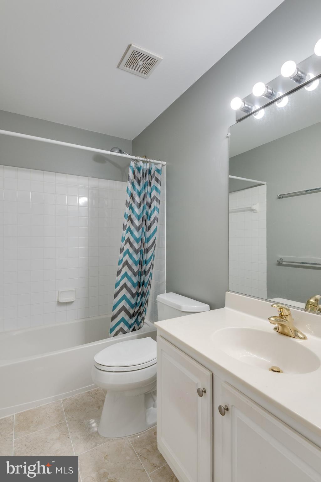 LOUDOUN PARKWAY CENTER - Residential Lease