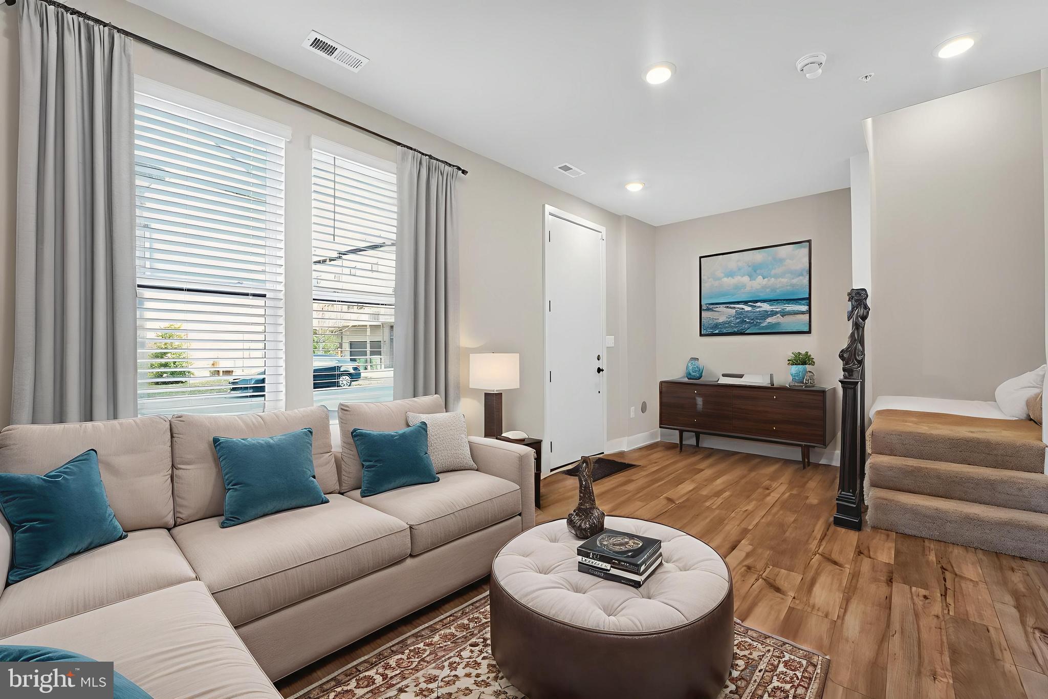 MEDFIELD - Residential