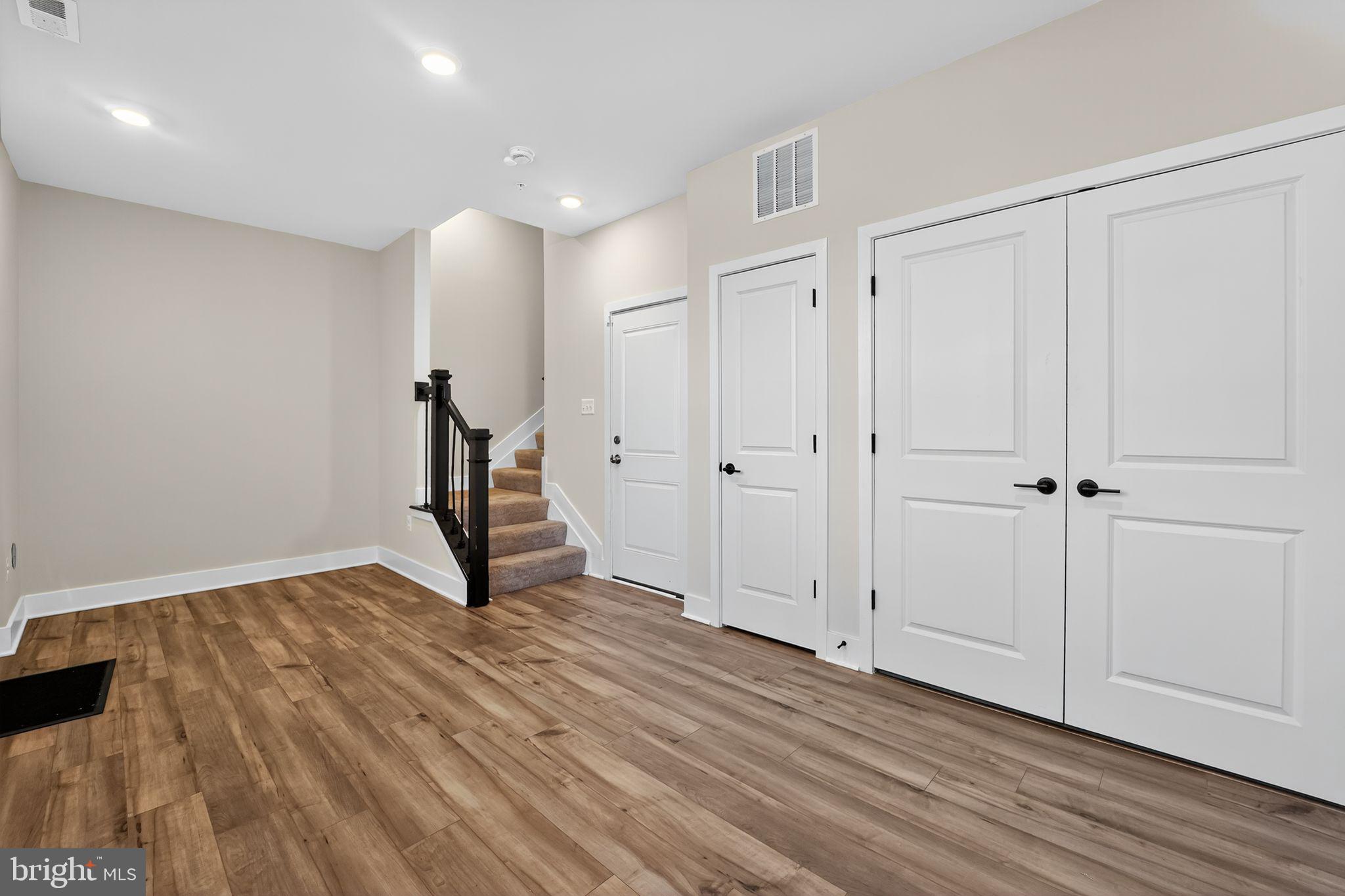 MEDFIELD - Residential