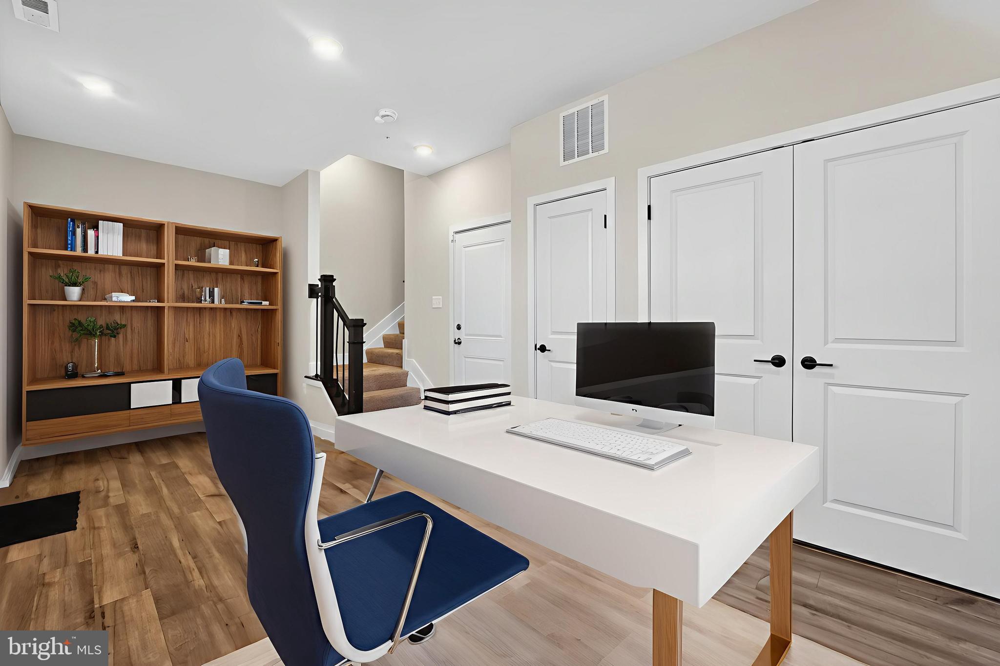 MEDFIELD - Residential