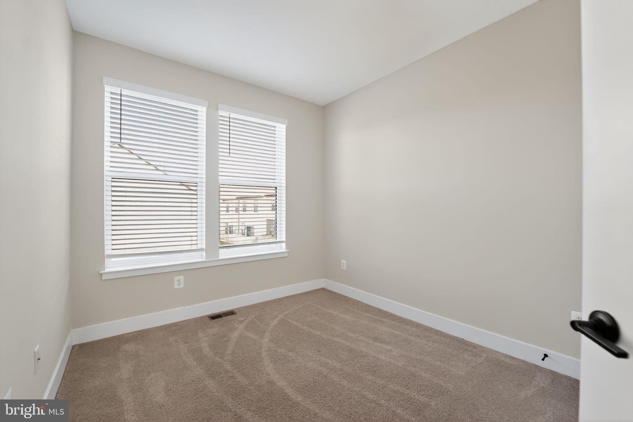 MEDFIELD - Residential