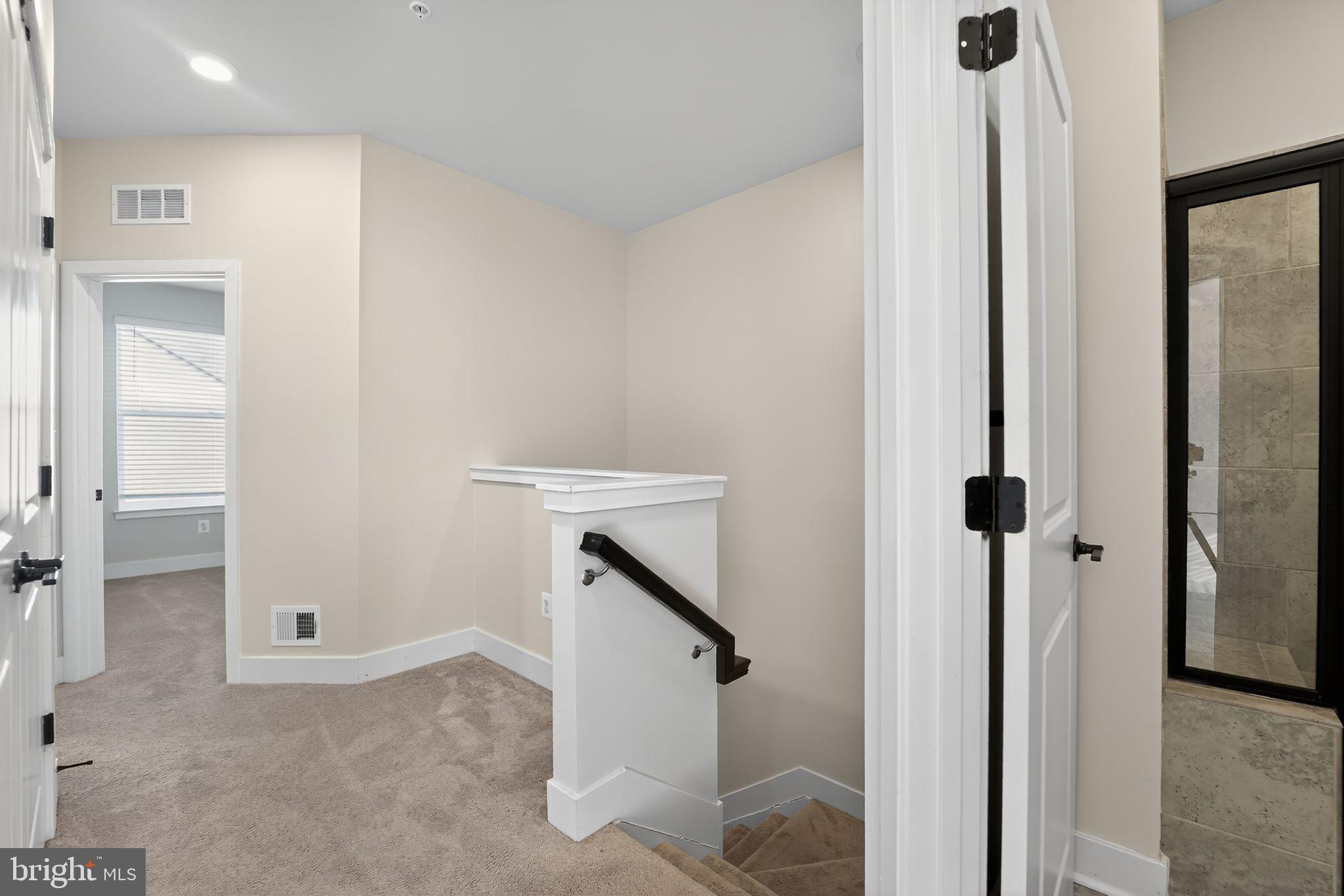 MEDFIELD - Residential