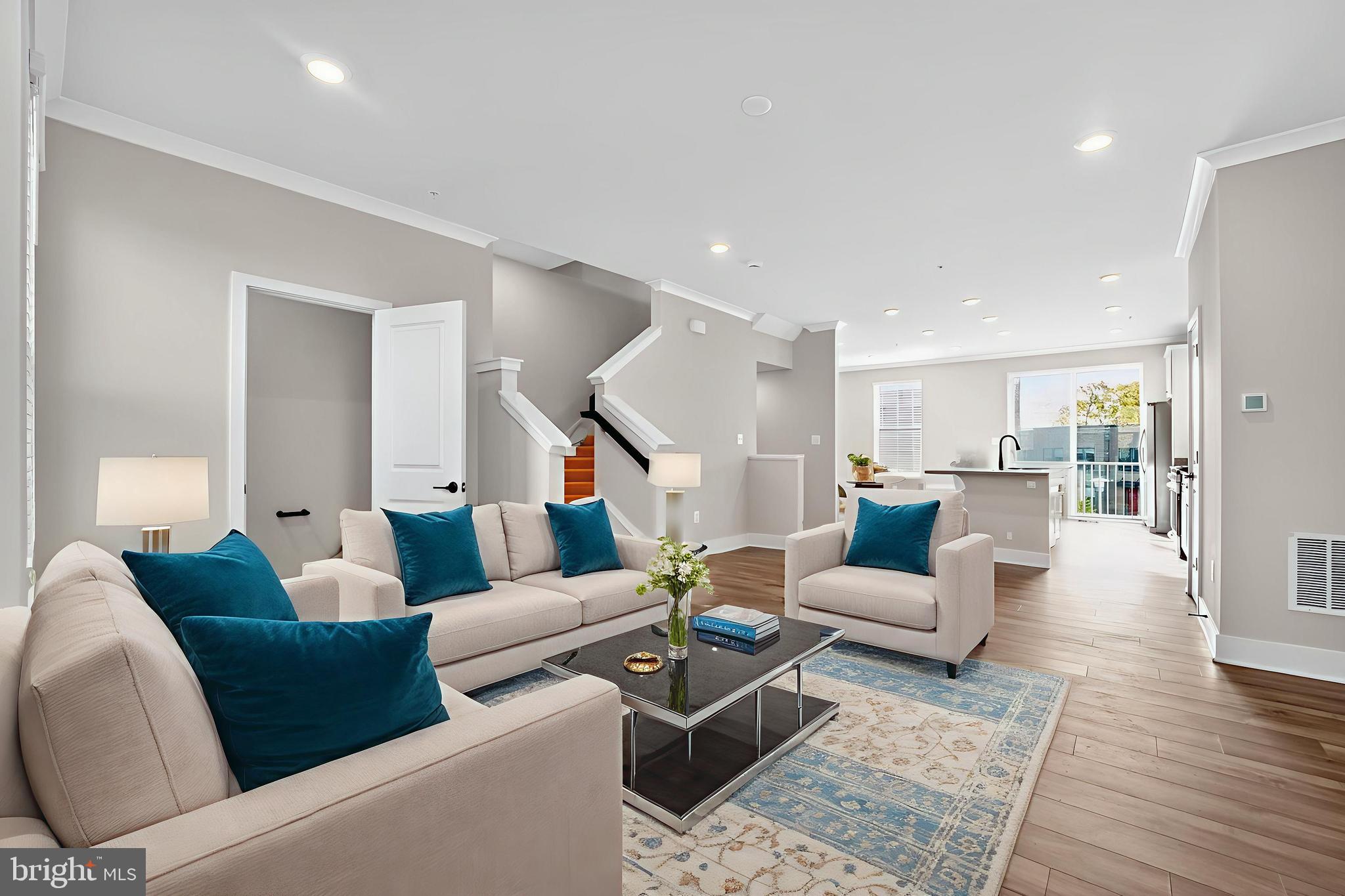 MEDFIELD - Residential