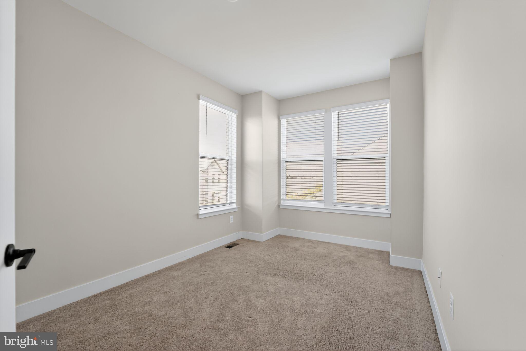 MEDFIELD - Residential