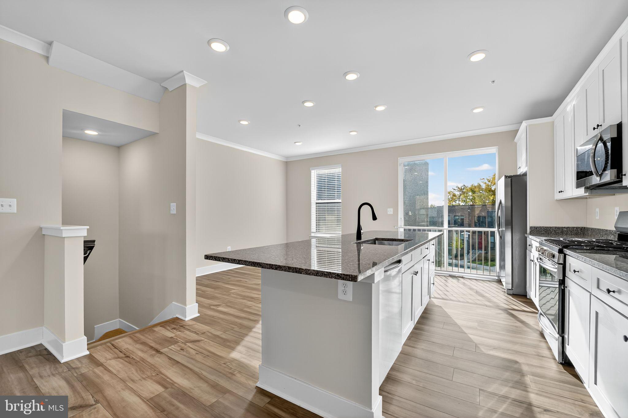 MEDFIELD - Residential