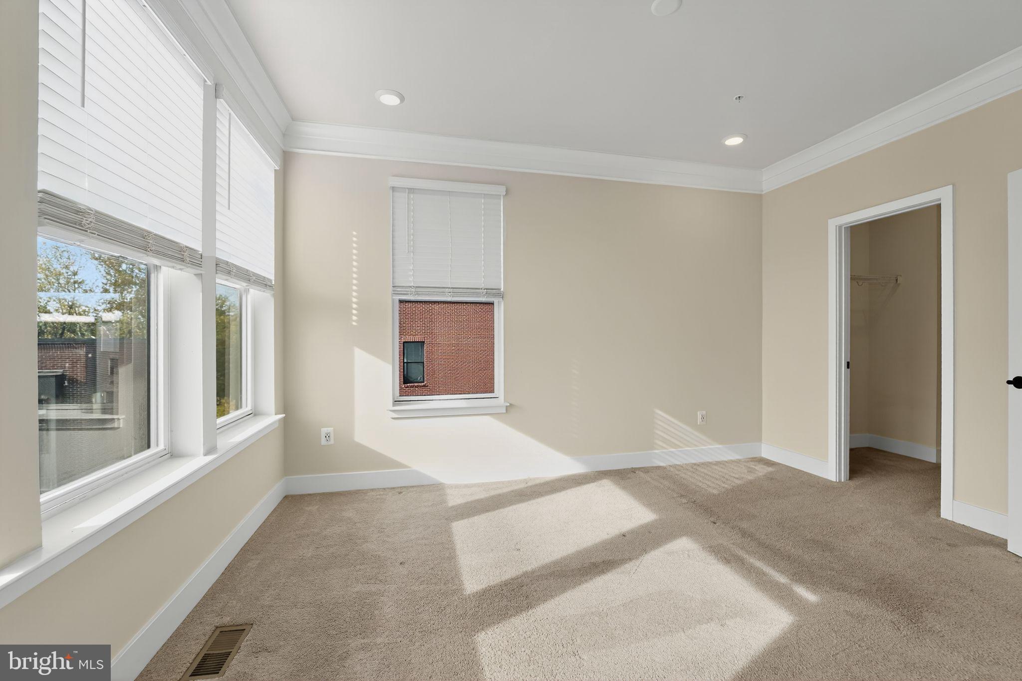 MEDFIELD - Residential