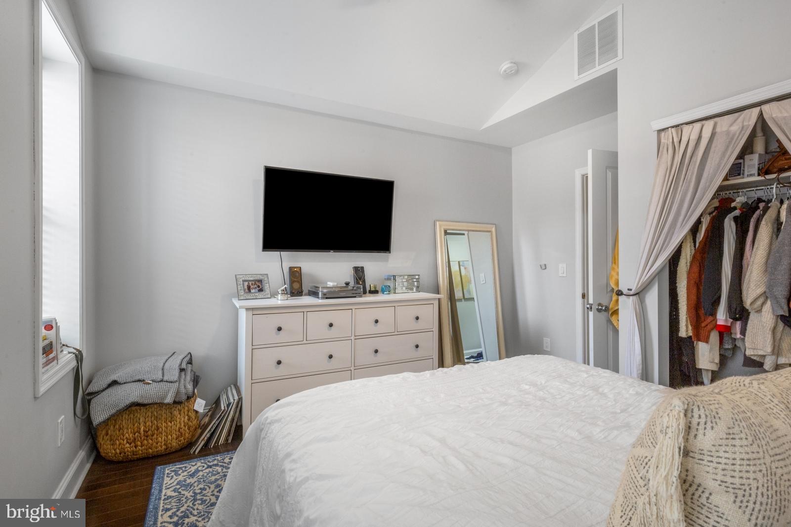 GRADUATE HOSPITAL - Residential Lease