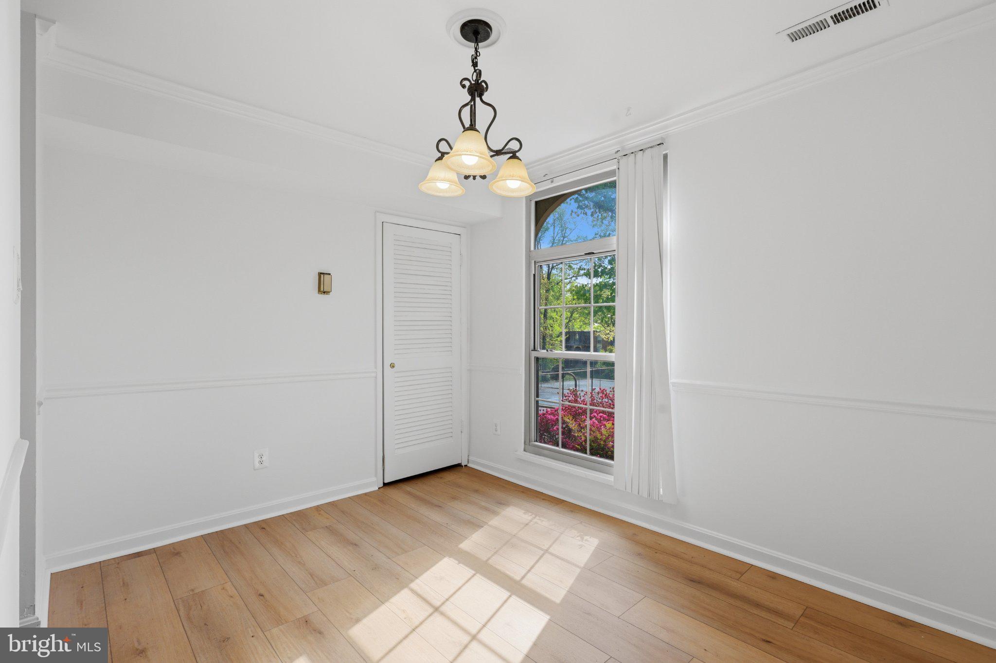 WOODBURN VILLAGE - Residential