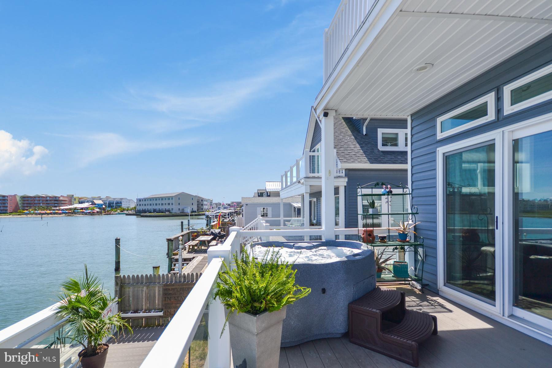 52ND STREET - Residential