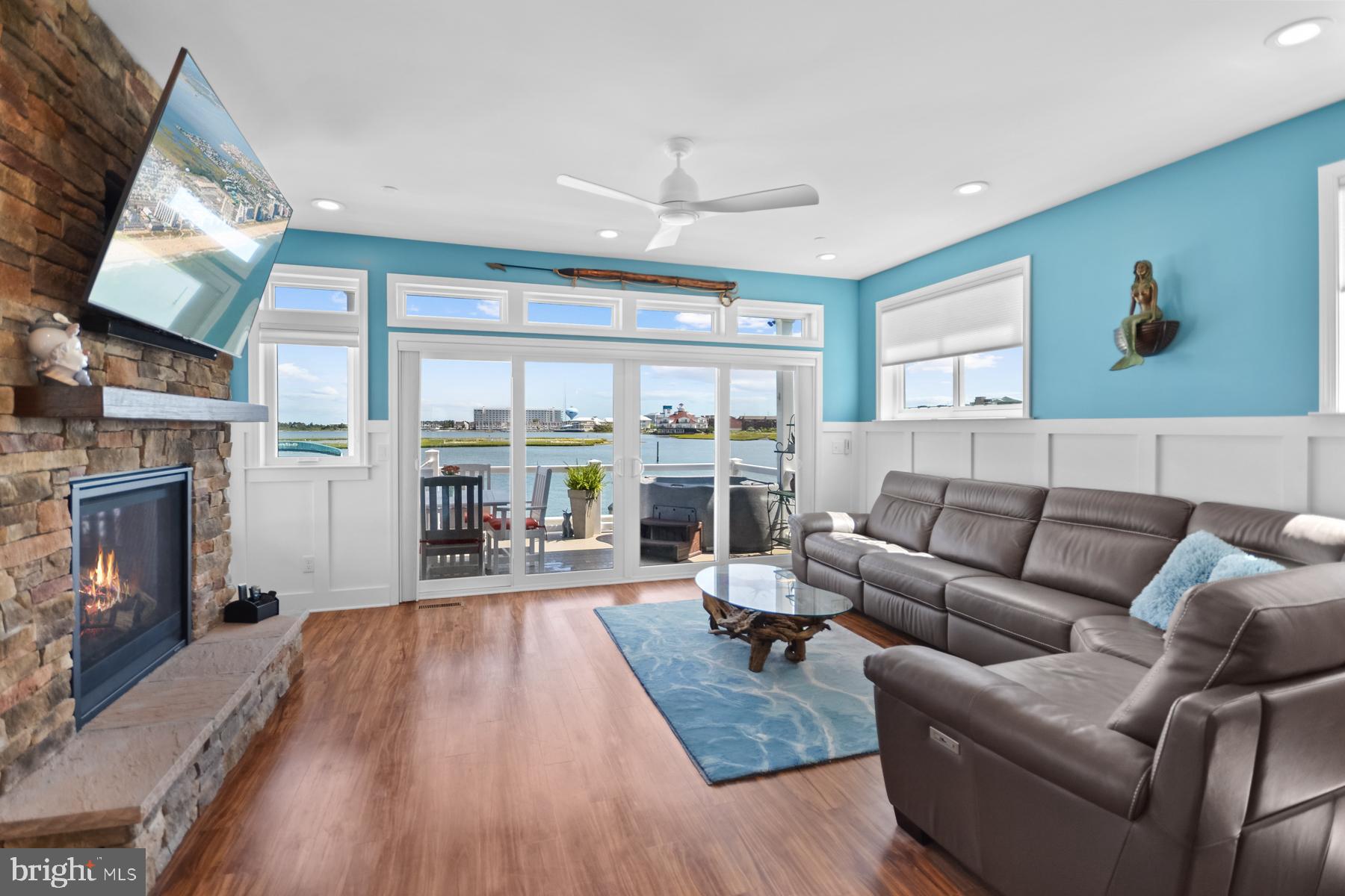 52ND STREET - Residential