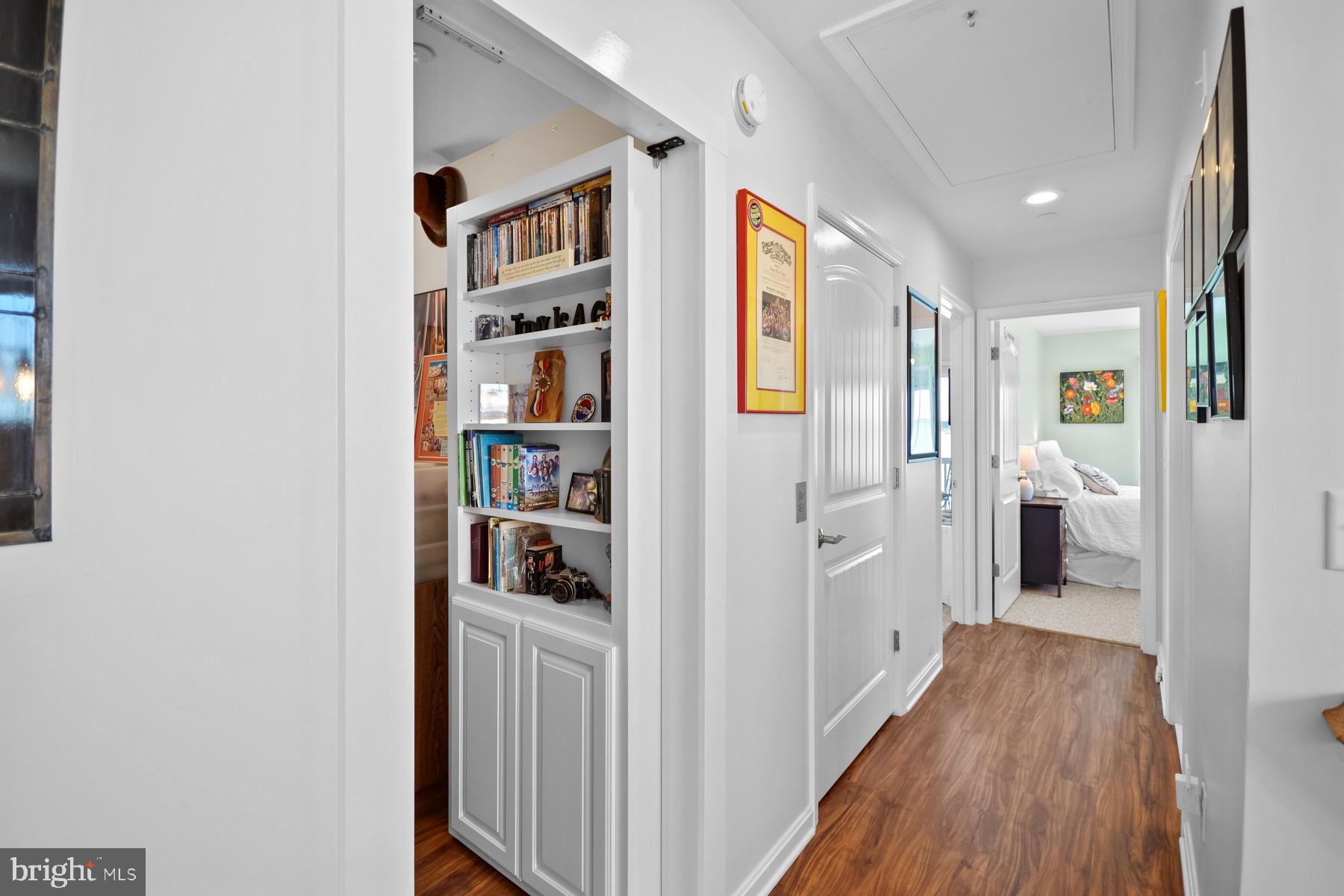 52ND STREET - Residential