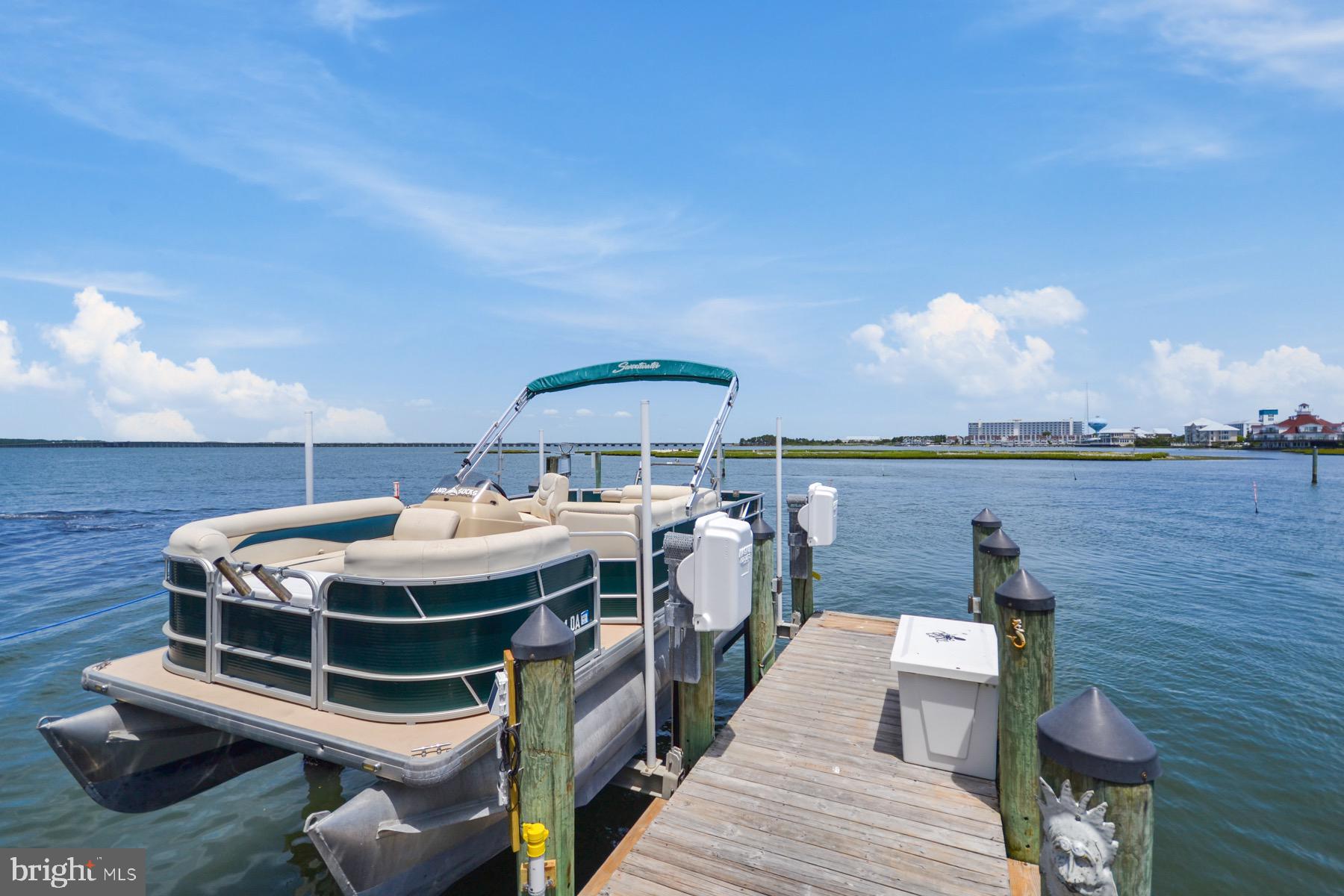 52ND STREET - Residential