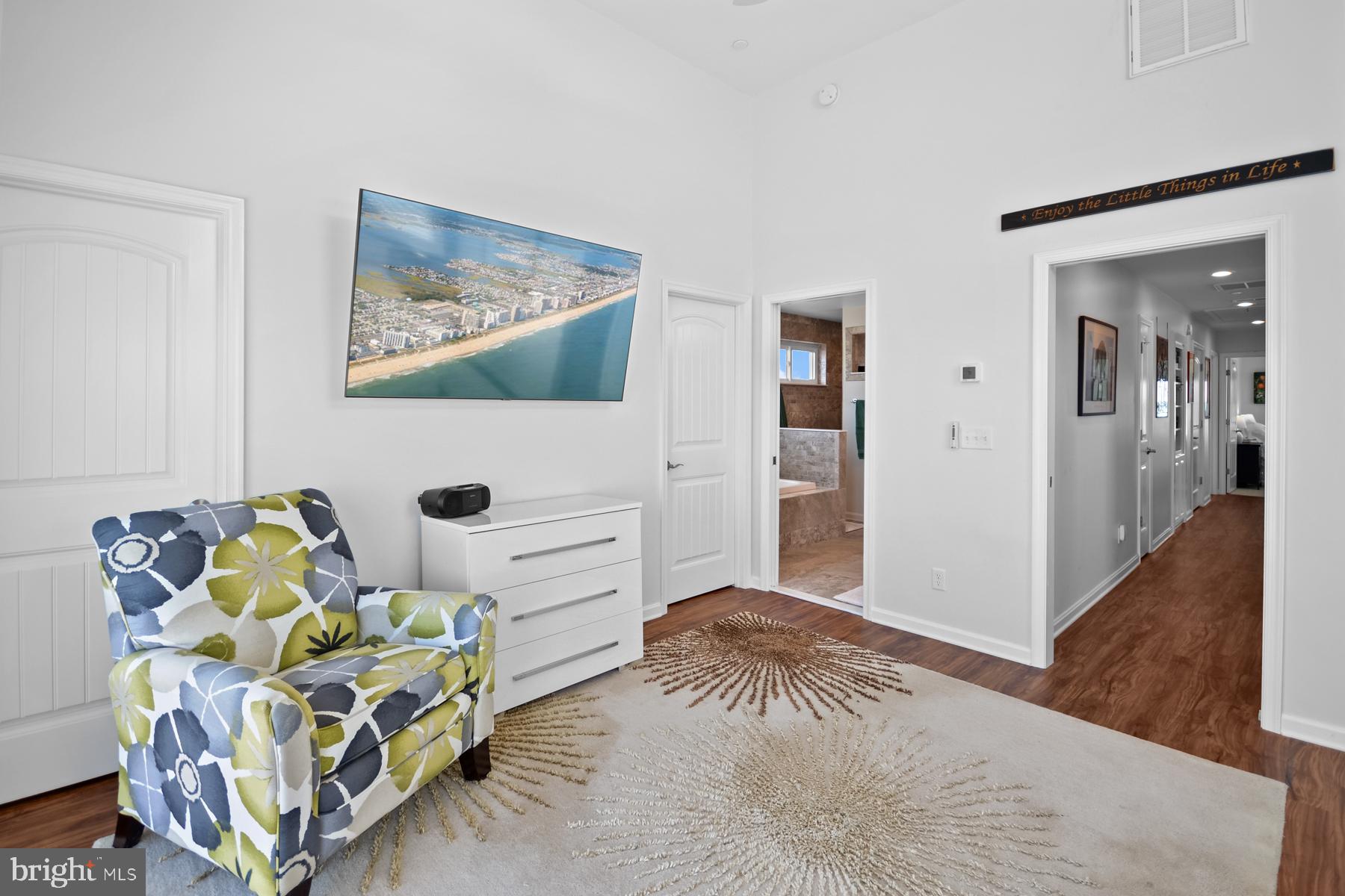 52ND STREET - Residential