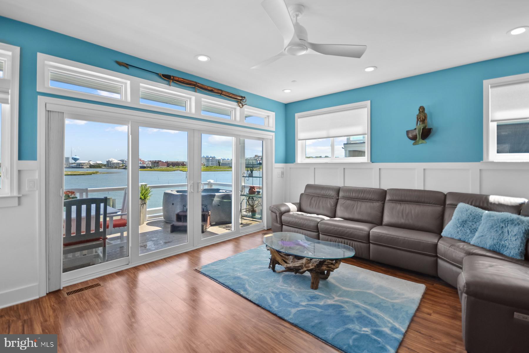 52ND STREET - Residential