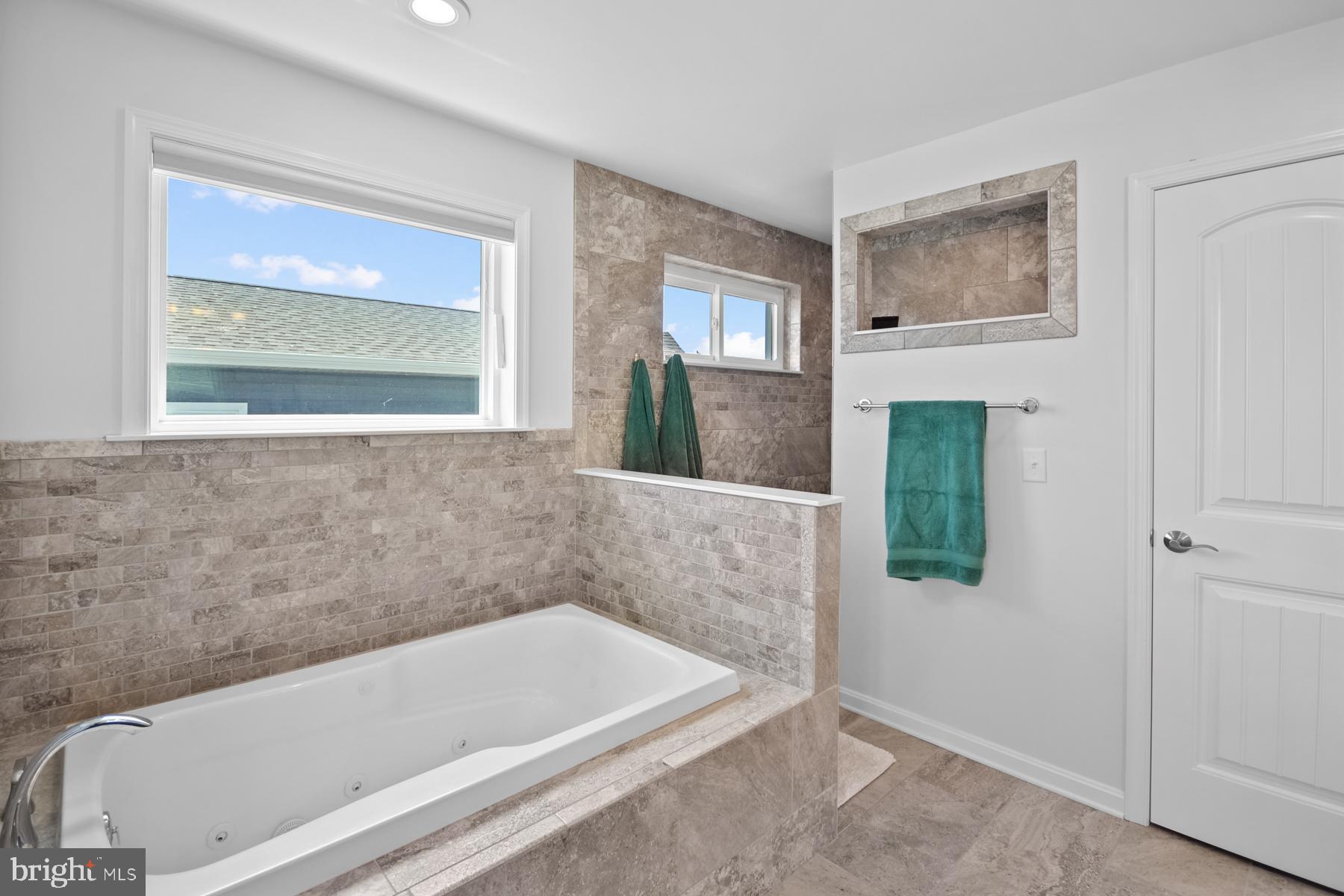 52ND STREET - Residential