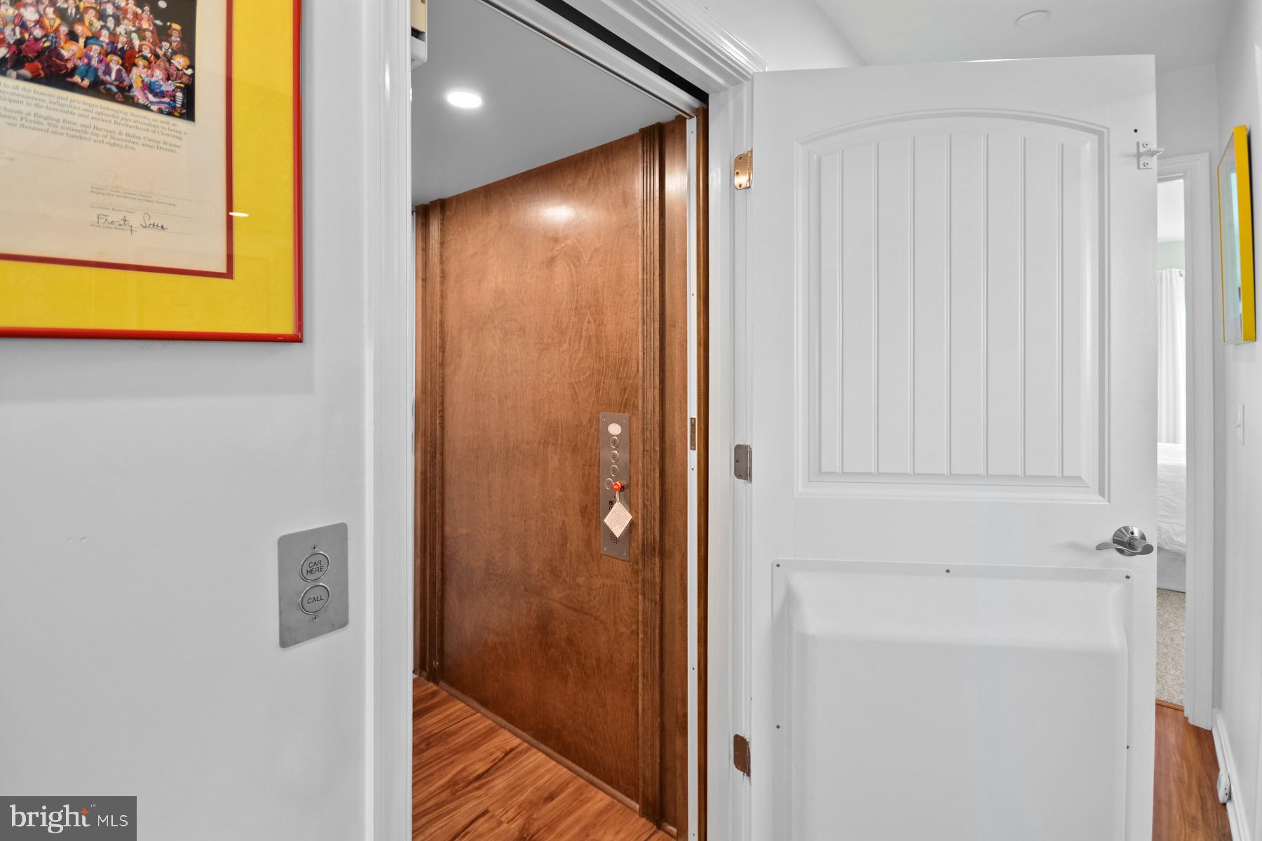 52ND STREET - Residential