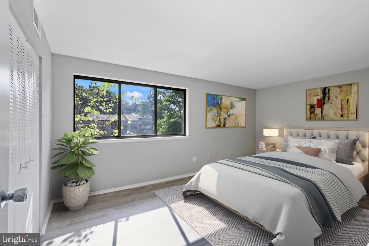 SOUTHGATE CONDO - Residential