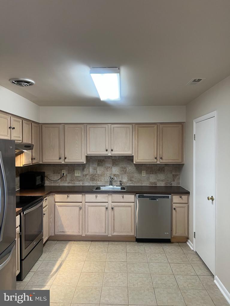 3101 HEMMINGWAY DRIVE