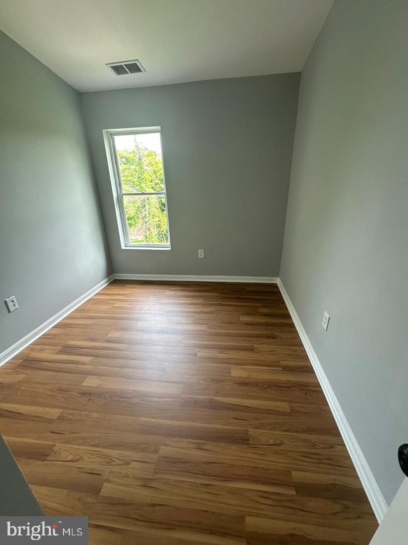1332 W LAFAYETTE AVENUE