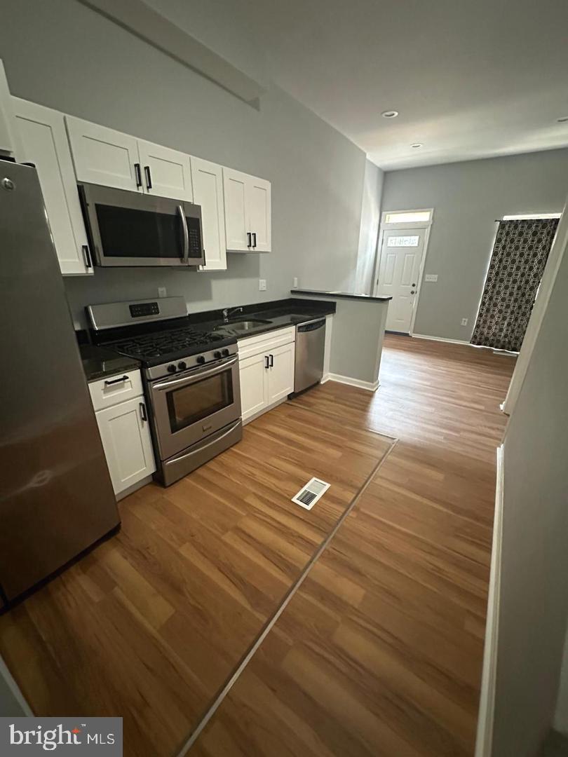 1332 W LAFAYETTE AVENUE