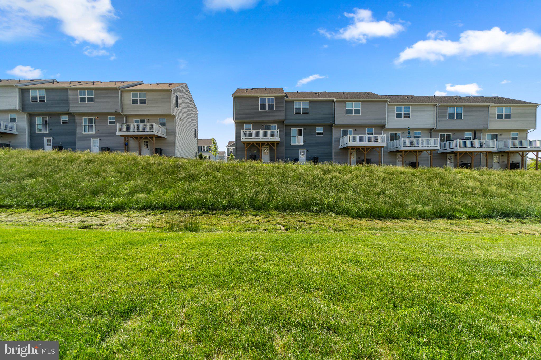 MEADE'S CROSSING - Residential