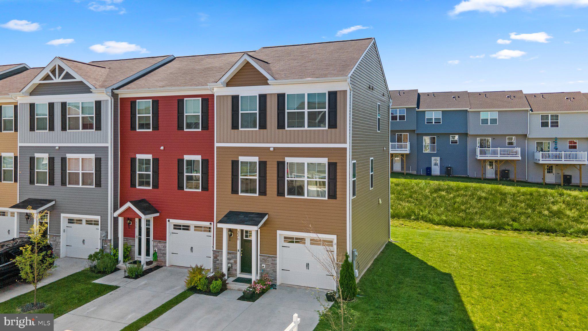 MEADE'S CROSSING - Residential