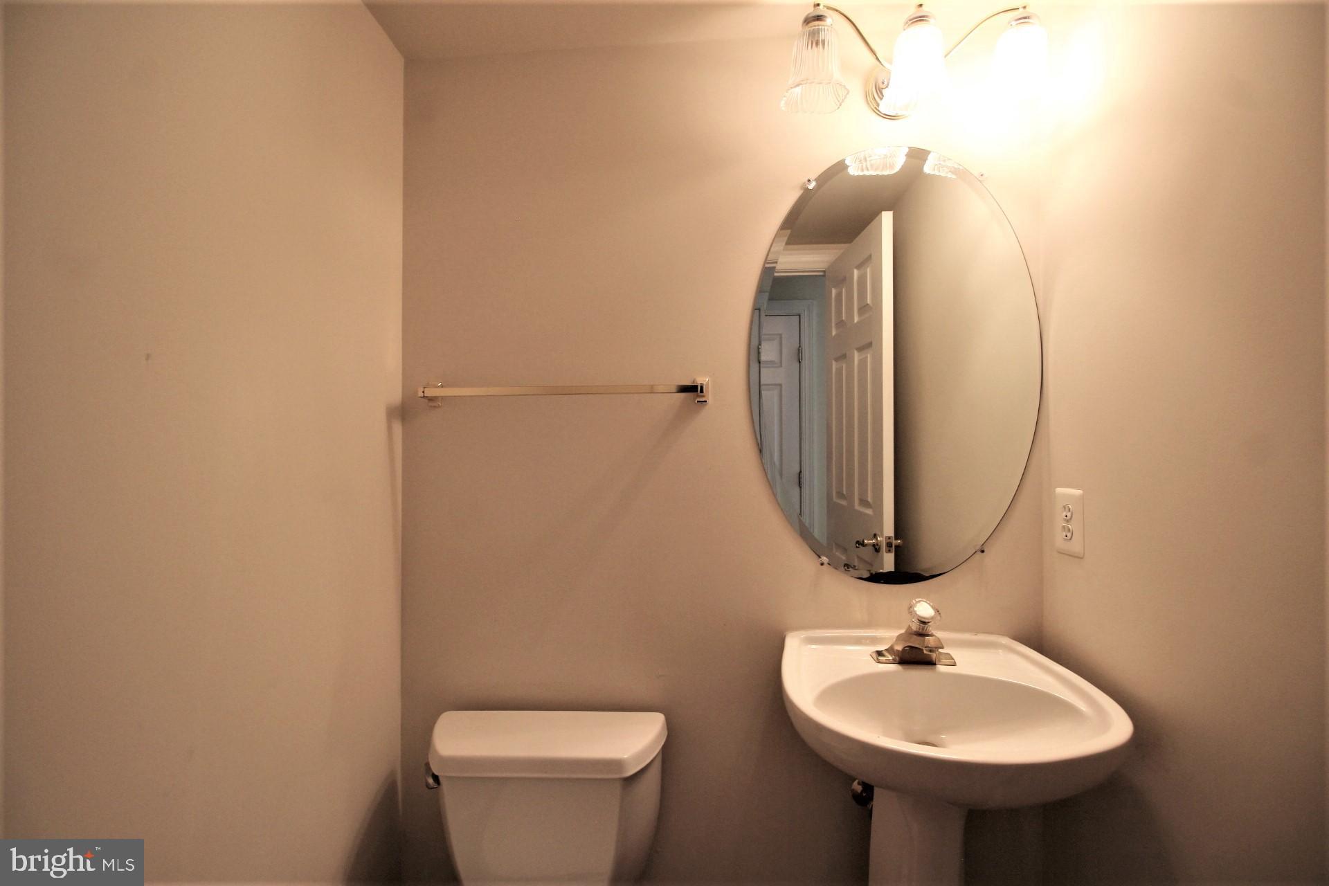 ASHLEY SQUARE - Residential Lease