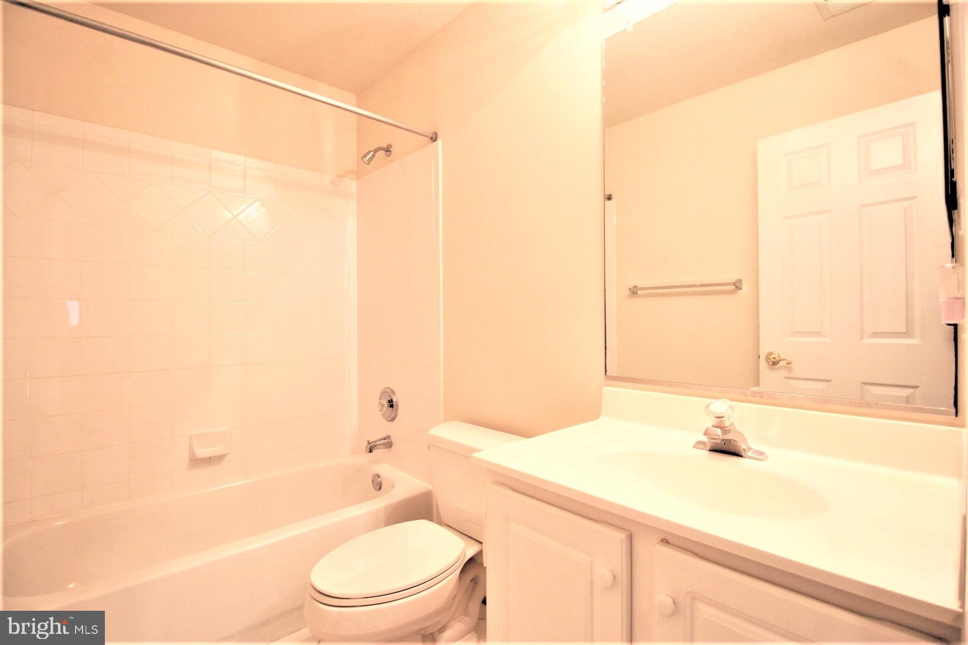 ASHLEY SQUARE - Residential Lease