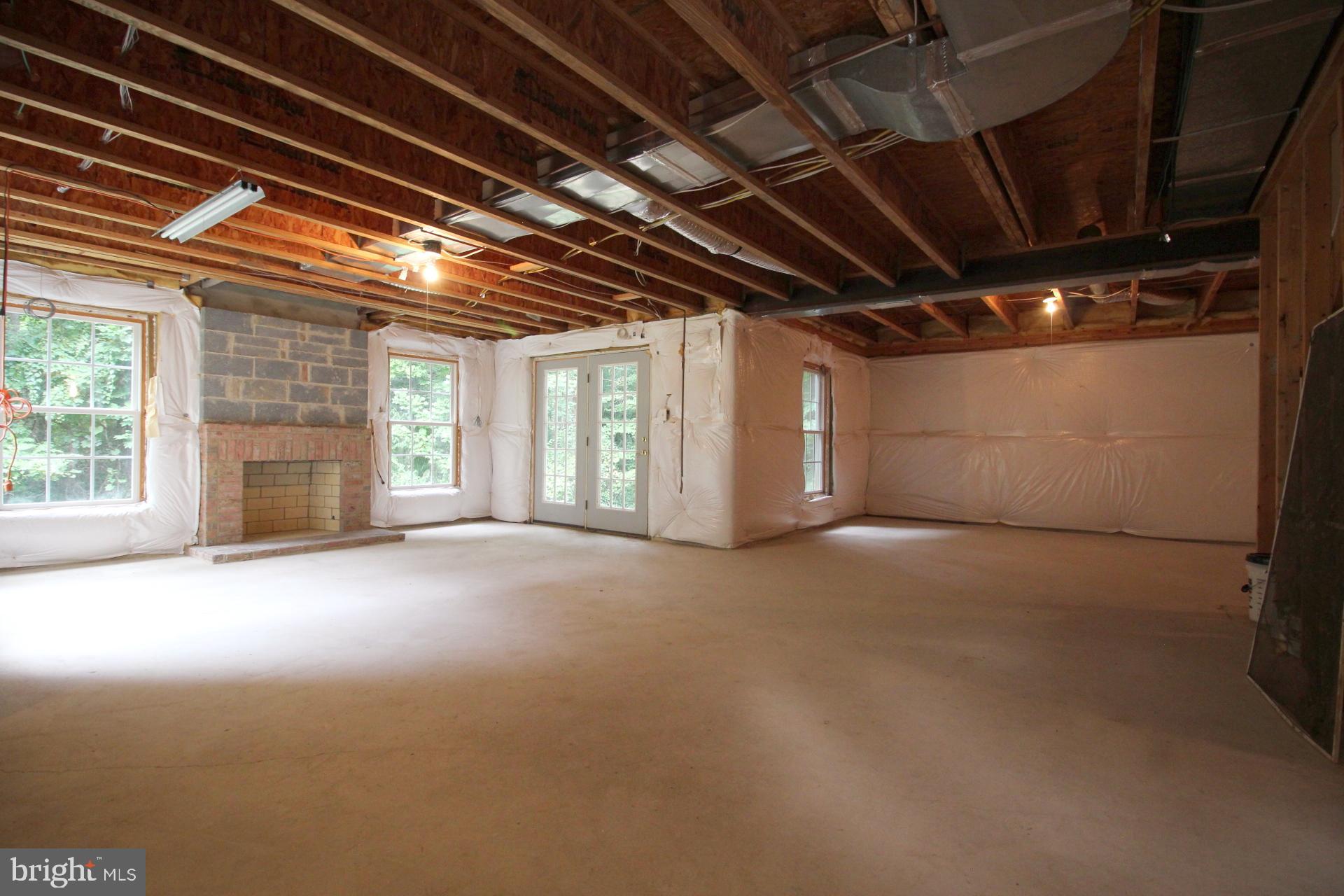 ASHLEY SQUARE - Residential Lease