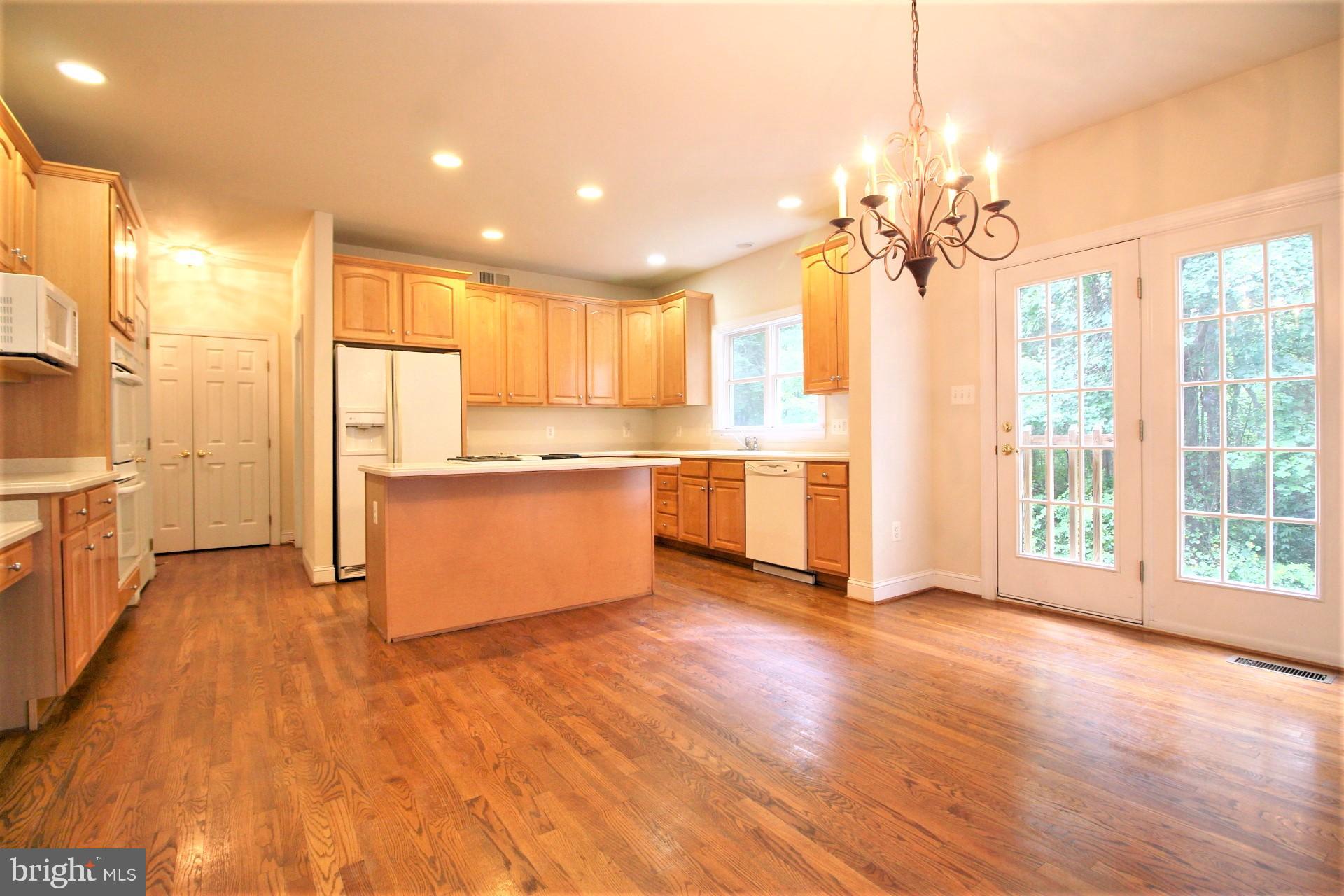 ASHLEY SQUARE - Residential Lease