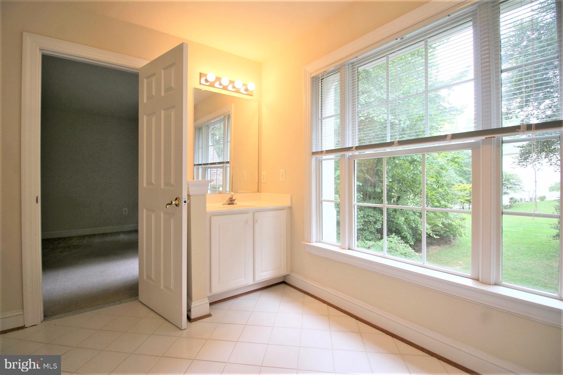 ASHLEY SQUARE - Residential Lease