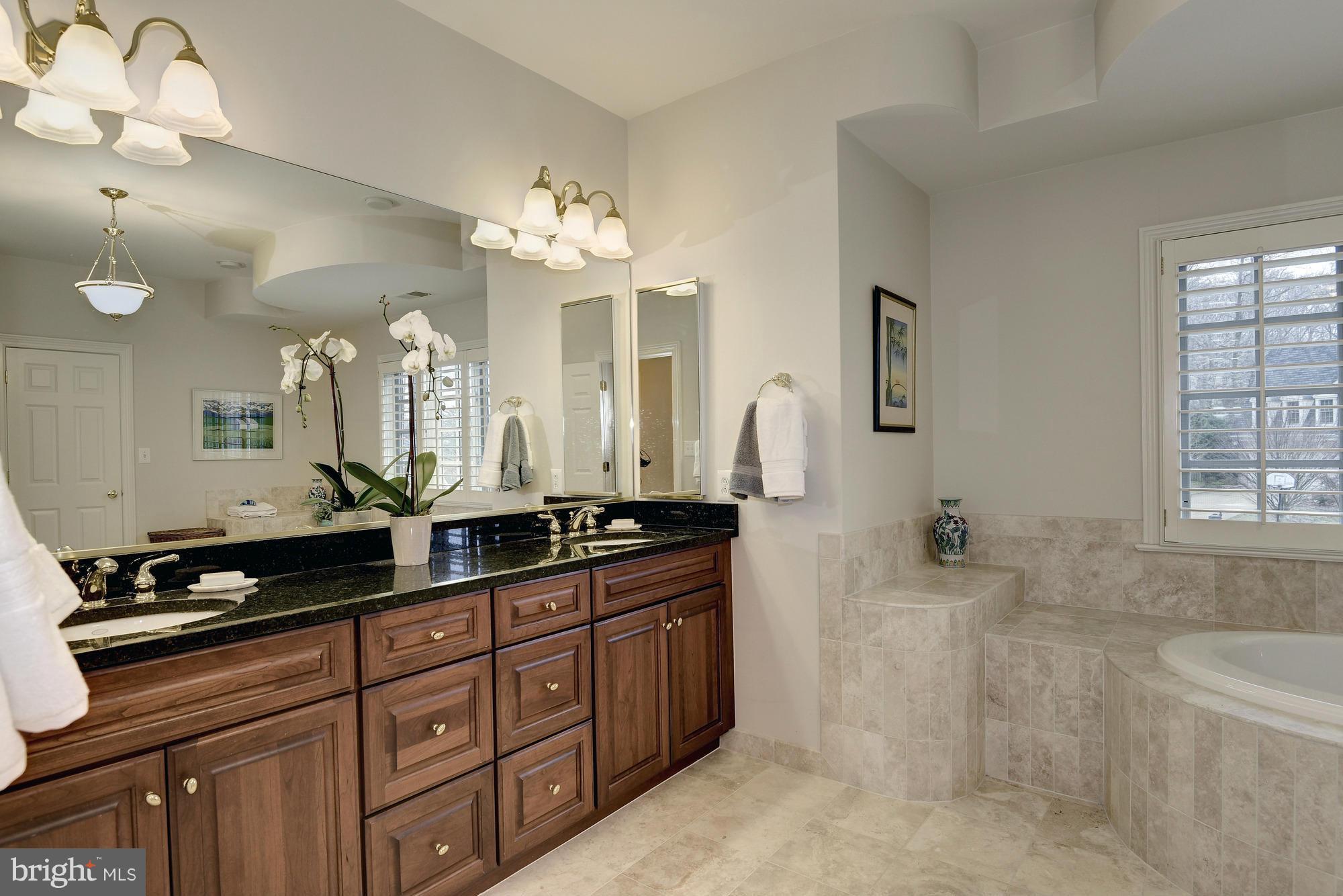 BRADLEY HILLS GROVE - Residential