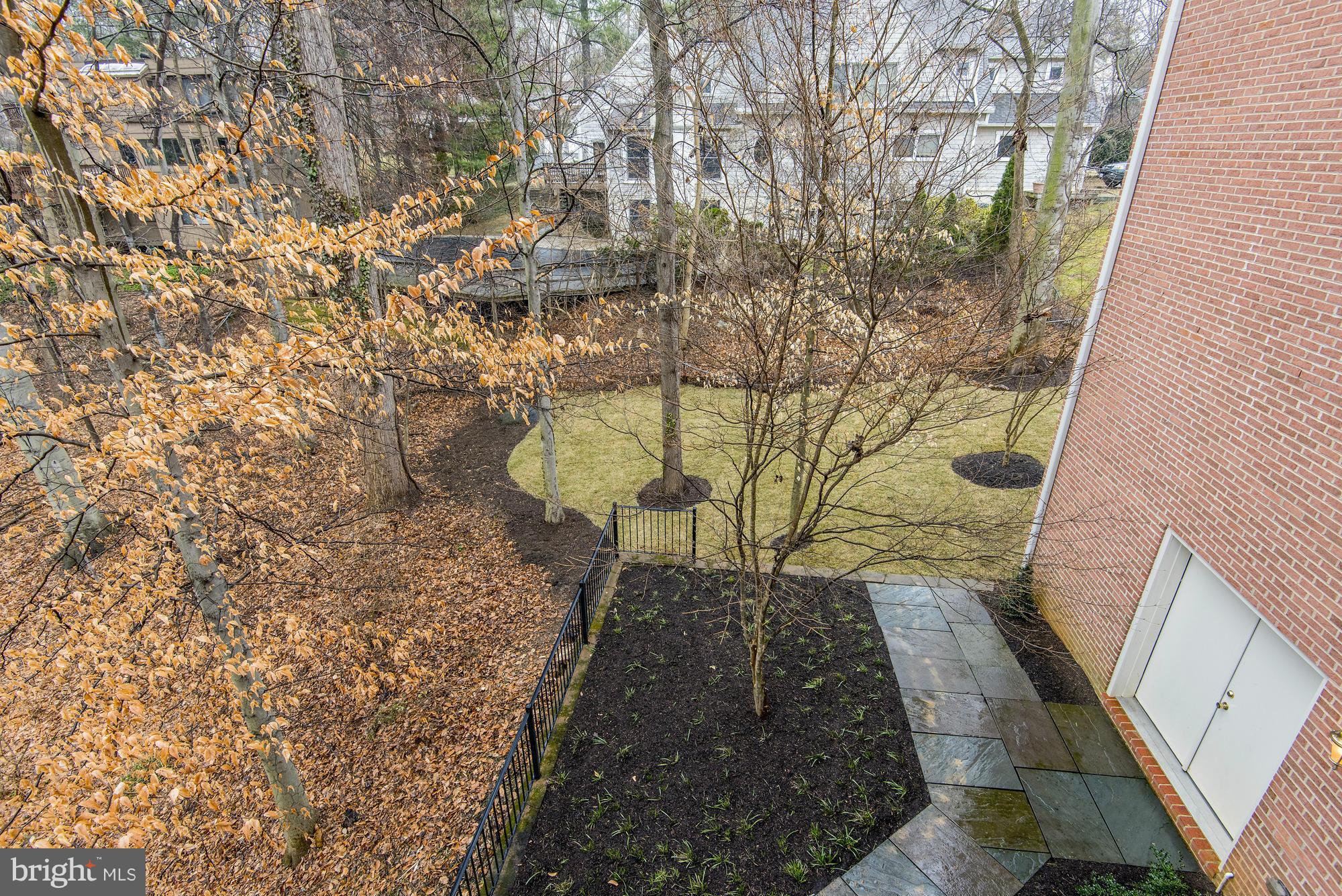 BRADLEY HILLS GROVE - Residential