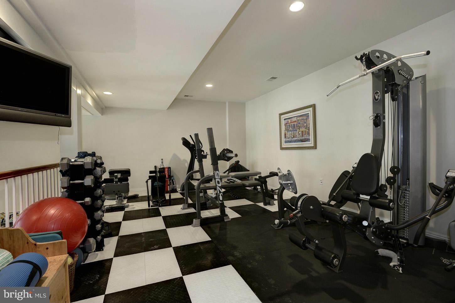 BRADLEY HILLS GROVE - Residential