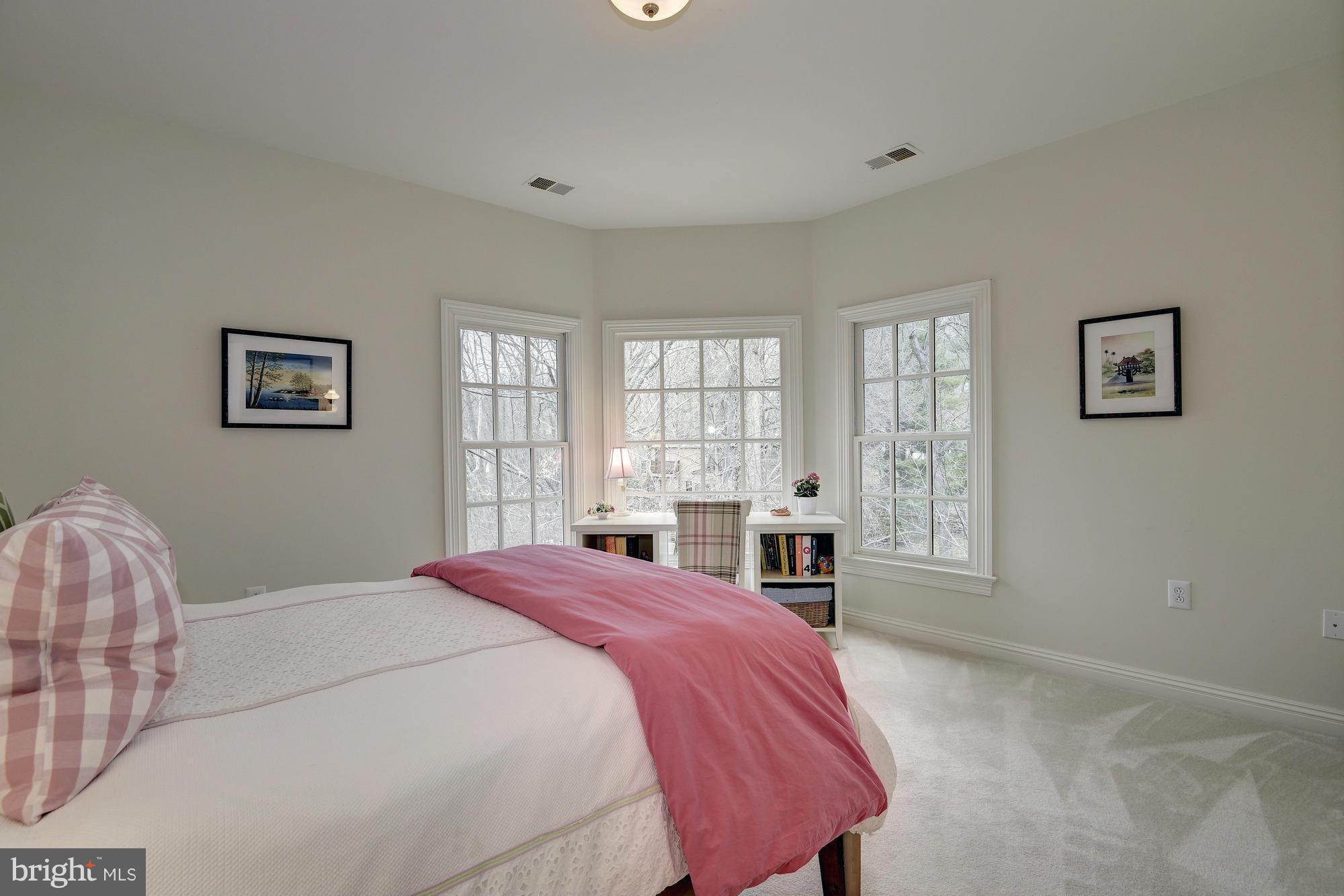 BRADLEY HILLS GROVE - Residential