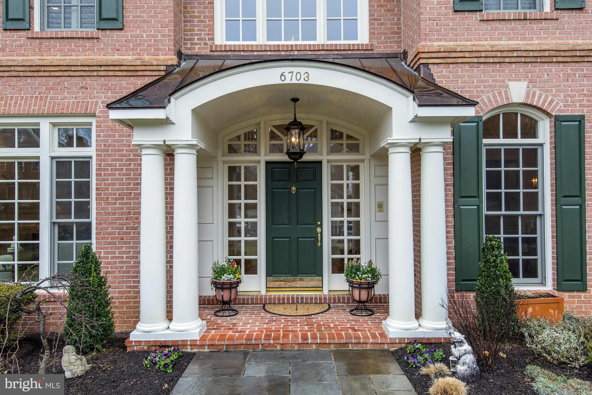 BRADLEY HILLS GROVE - Residential