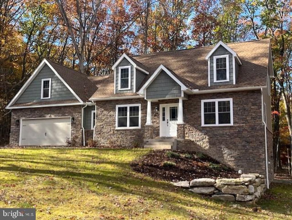 Photo of 5 Tioga Drive, HAZLETON, PA 18202 (MLS # PASK2024148)