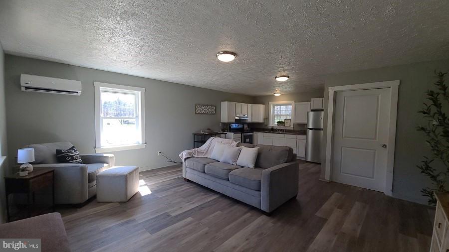 SOUTH FORK CROSSING - Residential